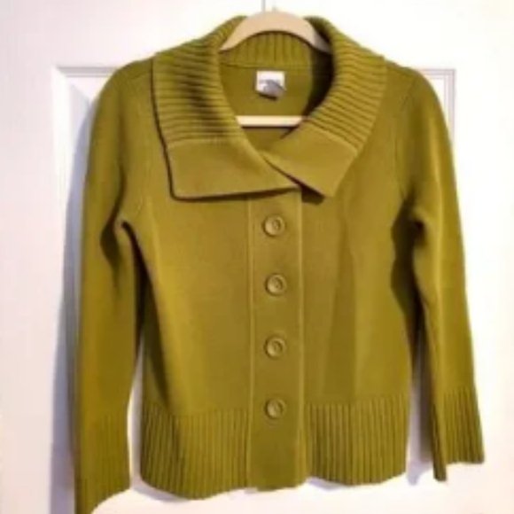 Its Fall, y'all!! Sweater weather is here. Shop now. - Picture 15 of 16